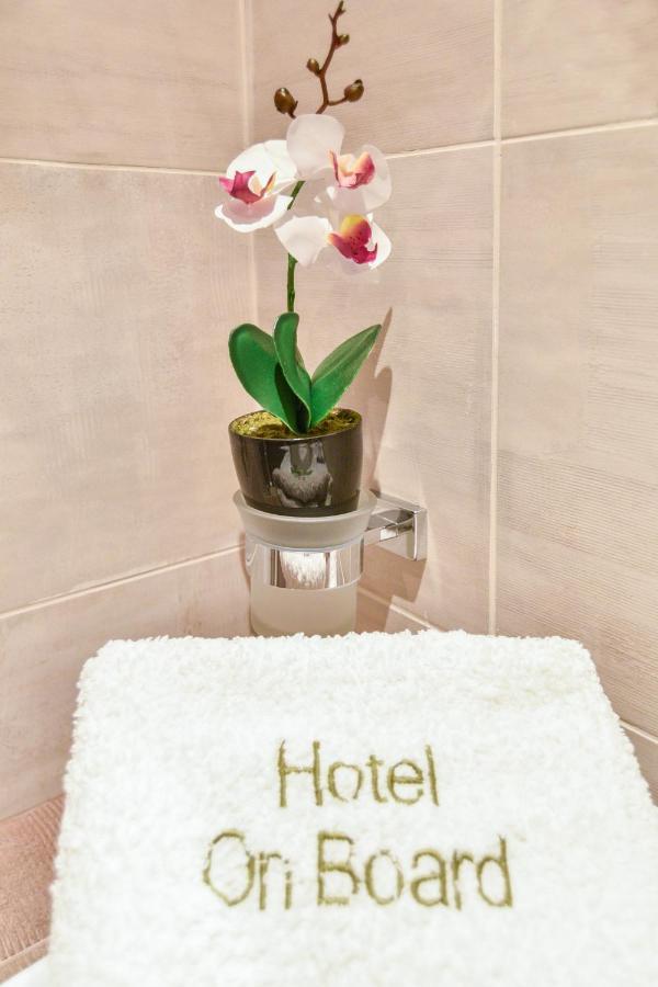 On Board Luxury Studios Сарти Экстерьер фото